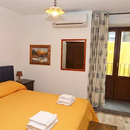 Apartment Fuer 6 Personen Ca 60 Qm In Cefalu, Sizilien Nordkueste Von Sizilien *