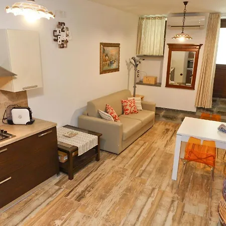 Fuer 6 Personen Ca 60 Qm In Cefalu, Sizilien Nordkueste Von Sizilien Apartment *